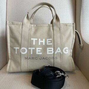 Marc Jacobs The Canvas Medium Tote Bag (Beige)